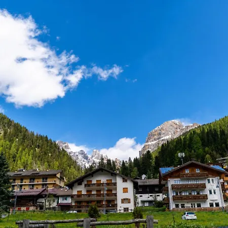 Lägenhet Cesa Soreie By Ama Val Di Fassa